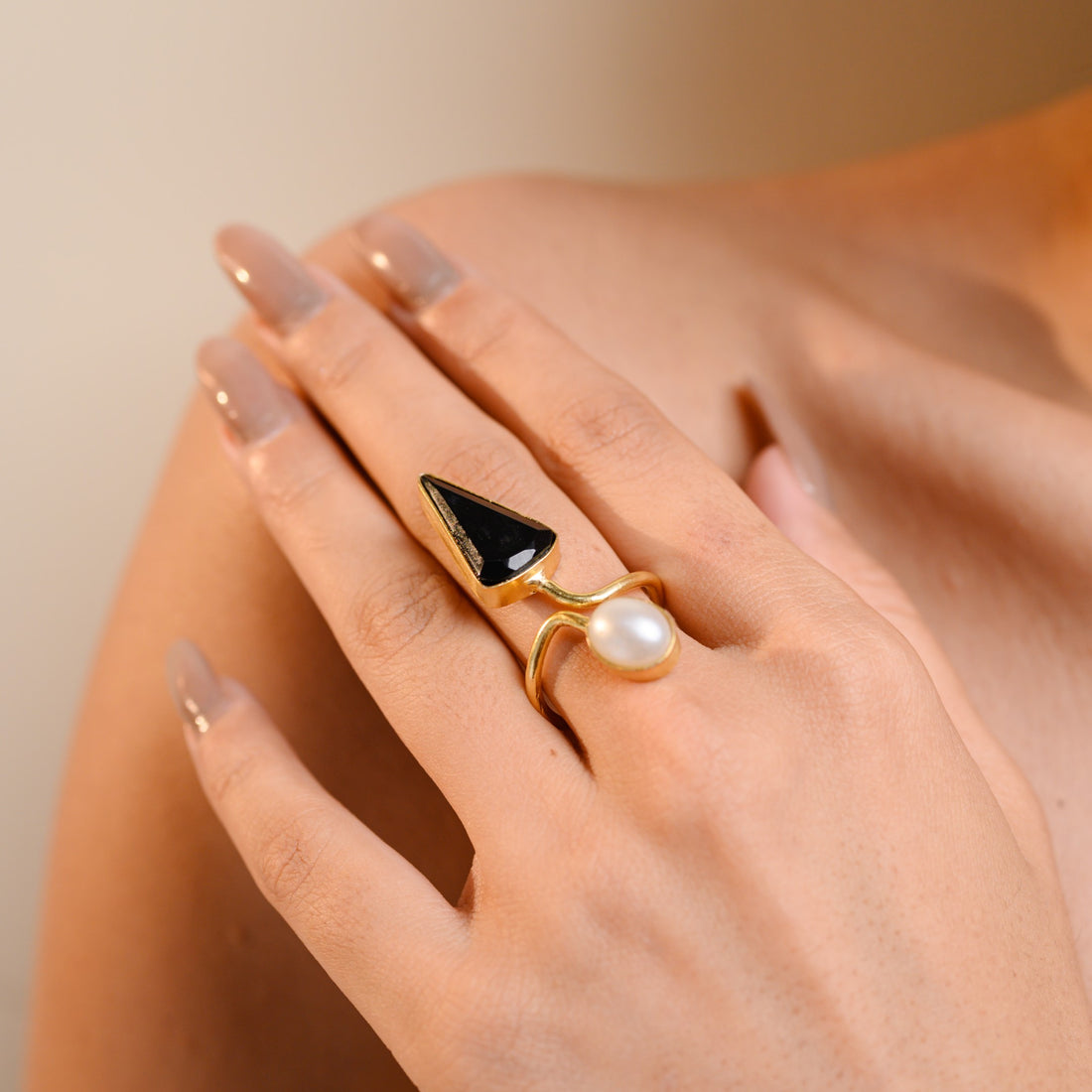 Artistic Design Ring With Pearl & Black Stone