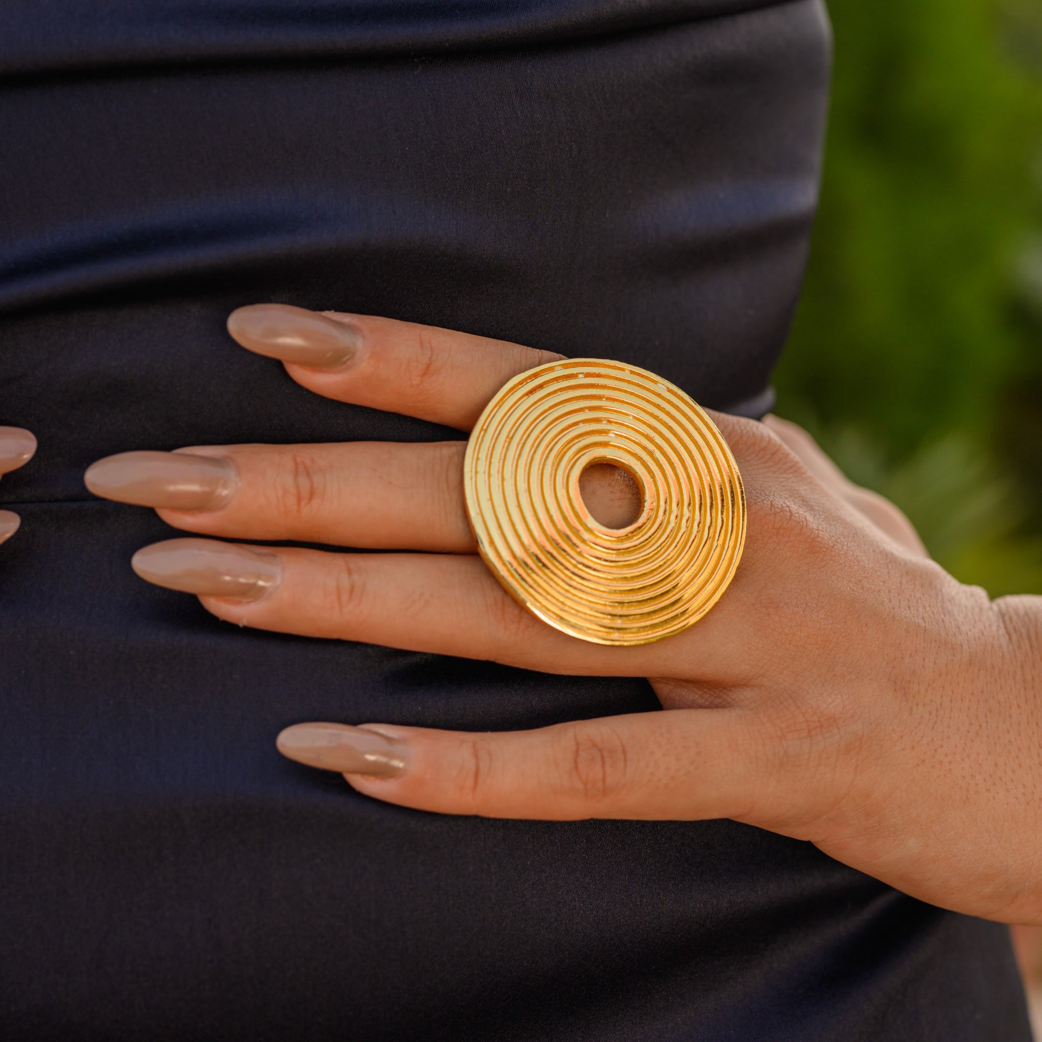 SPIRAL ROUND RING