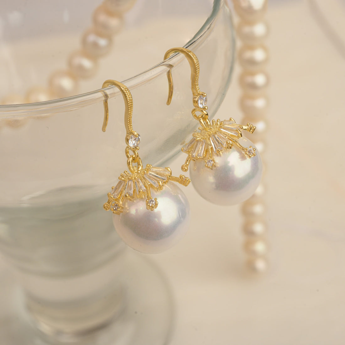 TWINKLING DROP PEARL EARRINGS