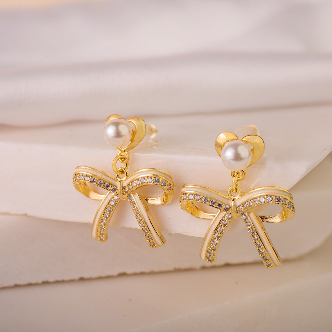 BIG BOW KNOWT PEARL EARRINGS