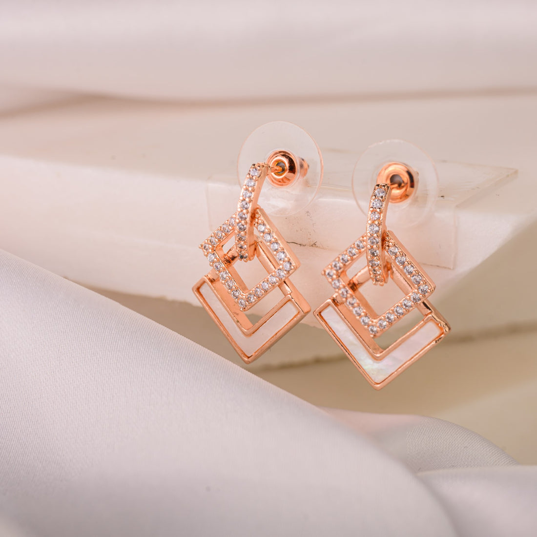 MOTHER OF PEARL RHOMBUS EARRINGS